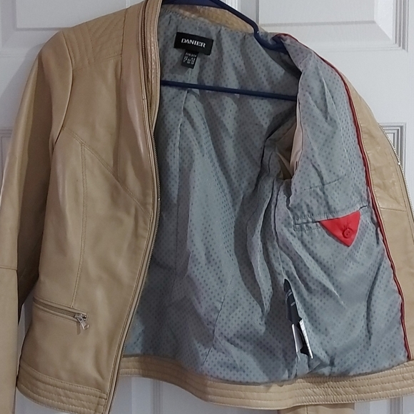 Danier leather jacket - Picture 3 of 4